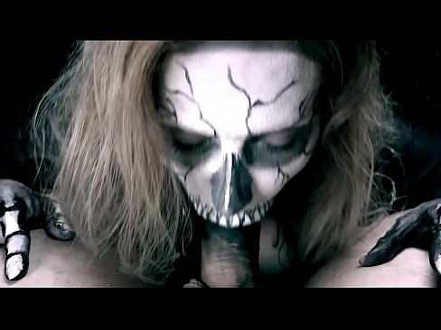 ❤️ Demon girl zuigt pik met haar zwarte mond en slikt sperma. Porno at us nl.appassistance.ru ☑