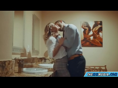 ❤️ Wanneer een rondborstige blondine je verleidt in een openbaar toilet Porno at us nl.appassistance.ru ☑